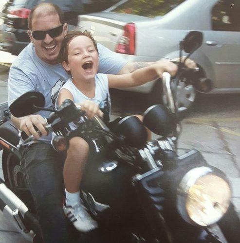Thiago Peva e seu filho na Harley Davidson