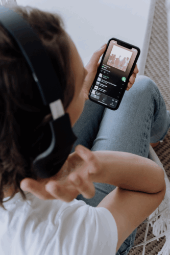 Como-funciona-o-Spotify-Ads-formatos-segmentacoes-e-valores