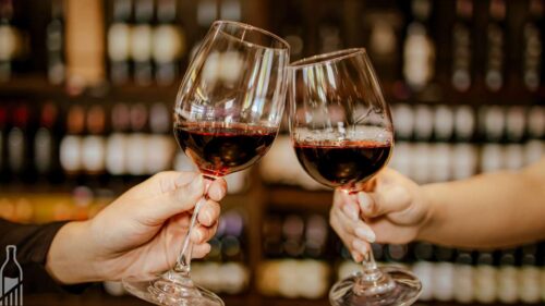 Vinhos brindando